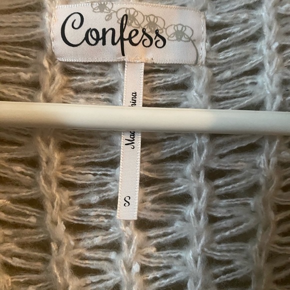 Stylish White Knit Cardigan - Picture 5 of 6